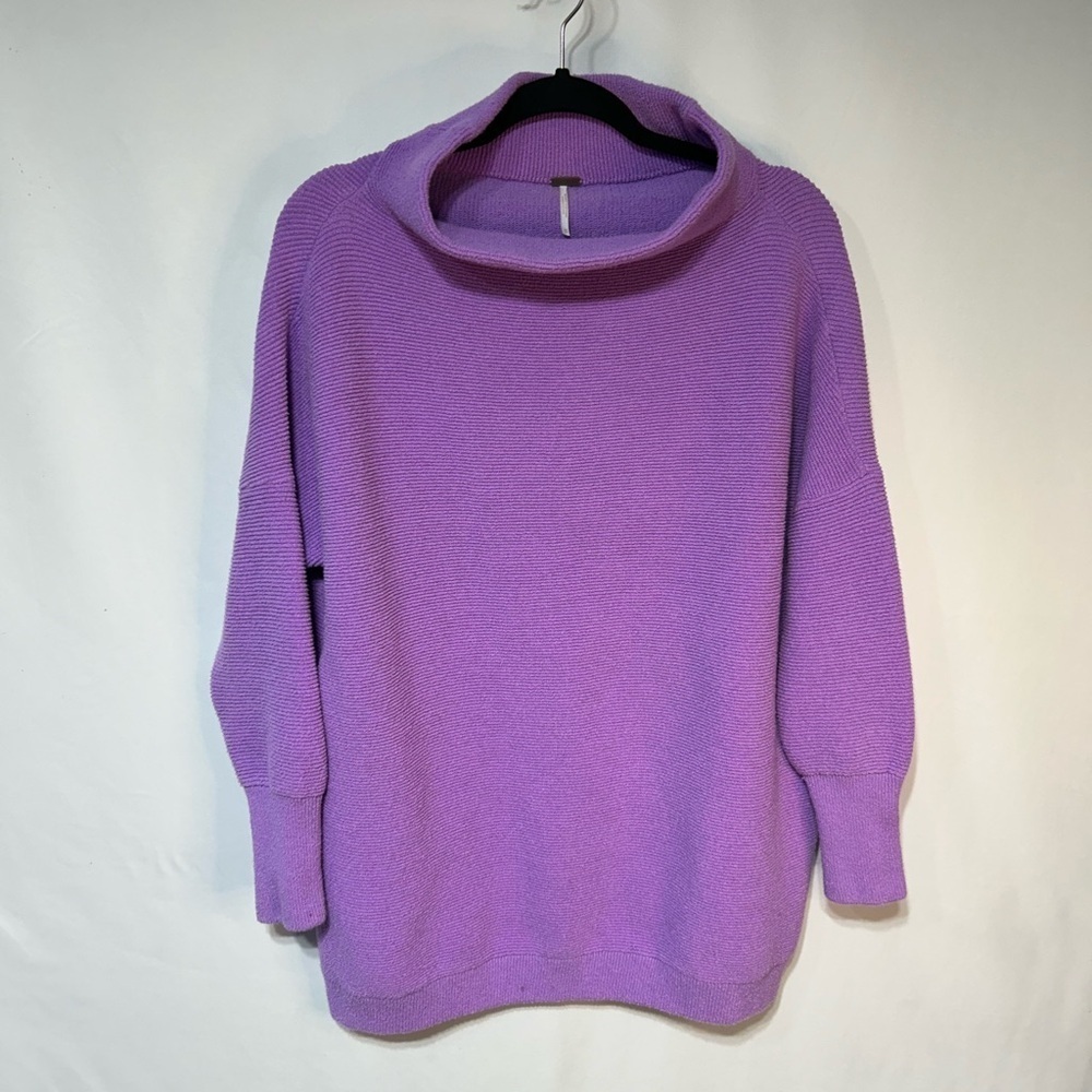 Free People OTTOTMAN slouchy tunic. “Glowing grape” new colour. Medium. New cond